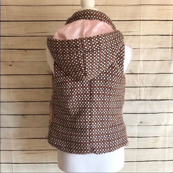 Charlotte Russe Embroidered Button-Up Vest - Picture 3 of 8